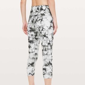 lululemon Wunder Under HR Crop Dual Shibori 21" Size 4